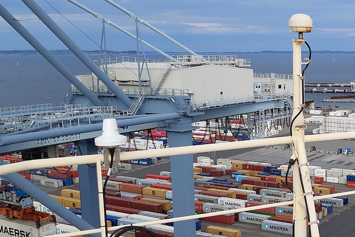 Iridium Festinstallation auf einem Frachtschiff